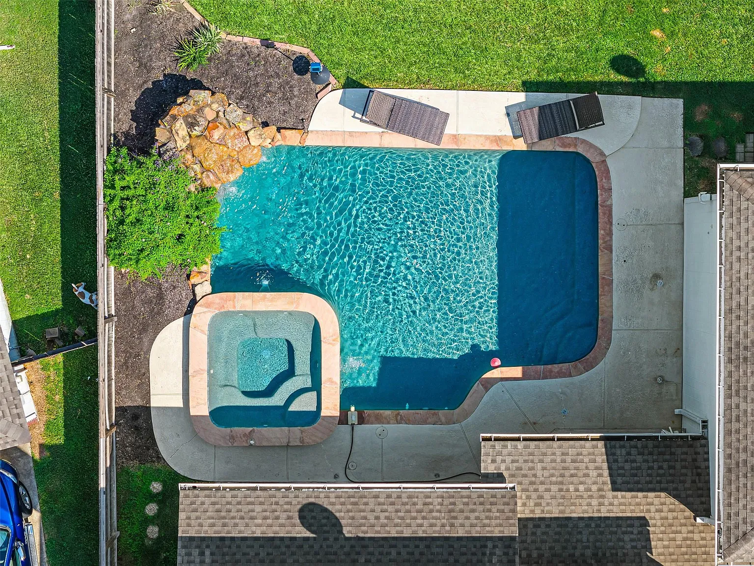 Azul Pool Cleaning serving Spring Texas homeowners