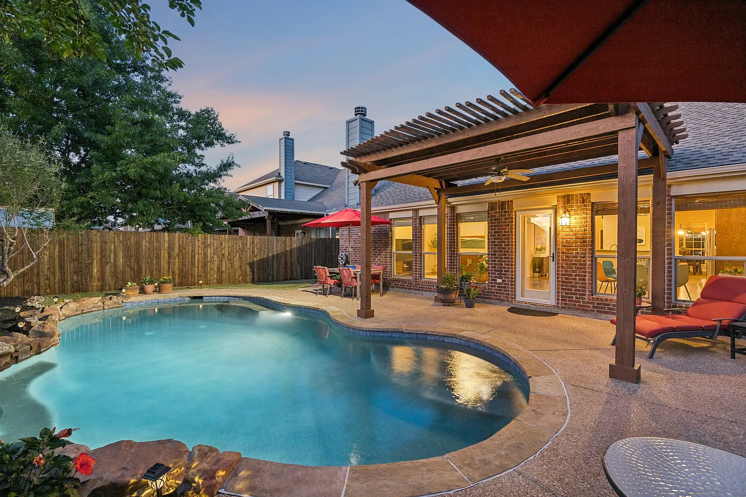 Professional pool maintenance in Spring Texas